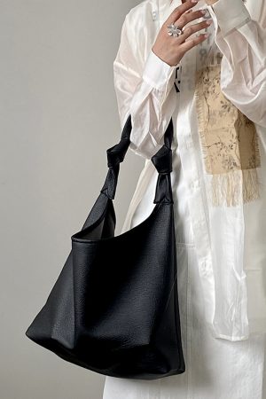 2023 Women's Retro Large Capacity Tote Bag - Stylish Handheld & Shoulder Bag for Commuting and Classes