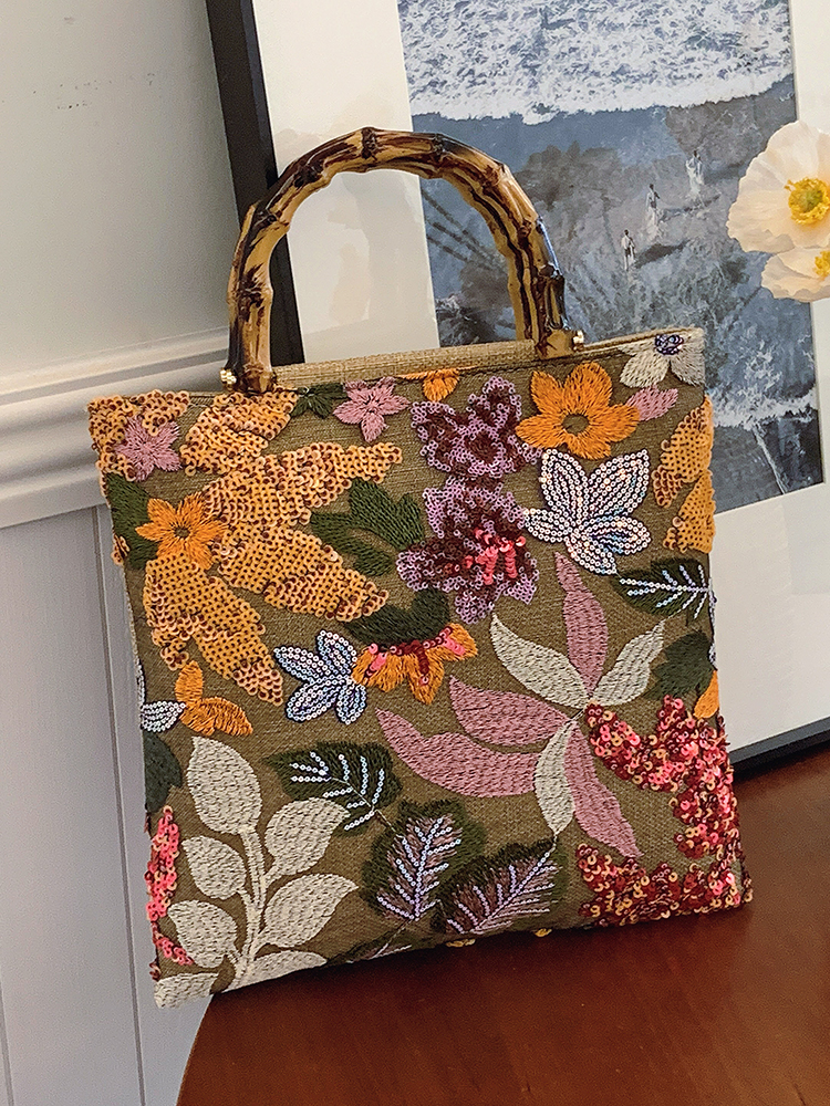 2025 Autumn Fashion Chinese-Style Handbag for Women, Embroidered Small Square Shoulder Bag with High-End Feel 2025 Autumn Fashion Chinese-Style Handbag for Women, Embroidered Small Square Shoulder Bag with High-End Feel