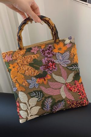 2025 Autumn Fashion Chinese-Style Handbag for Women, Embroidered Small Square Shoulder Bag with High-End Feel