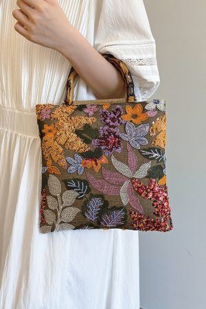 2025 Autumn Fashion Chinese-Style Handbag for Women, Embroidered Small Square Shoulder Bag with High-End Feel