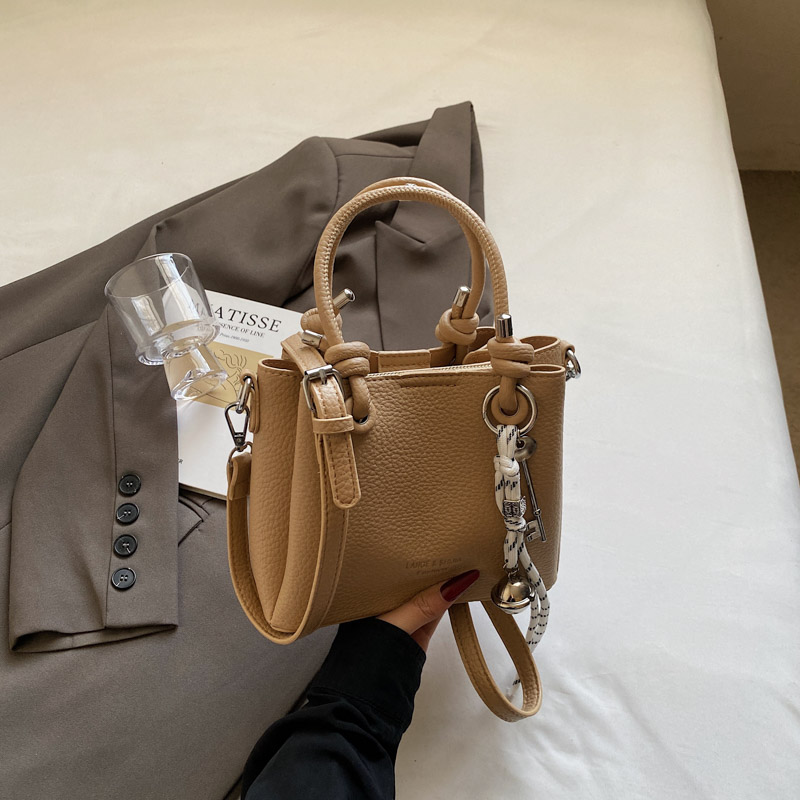 2025 High-End Korean Style Bucket Bag - Trendy Casual Shoulder & Versatile Crossbody Bag for Fashion Lovers 2025 High-End Korean Style Bucket Bag - Trendy Casual Shoulder & Versatile Crossbody Bag for Fashion Lovers