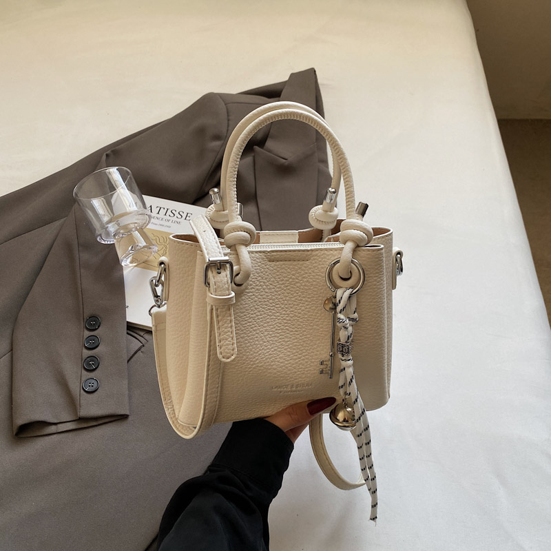 2025 High-End Korean Style Bucket Bag - Trendy Casual Shoulder & Versatile Crossbody Bag for Fashion Lovers 2025 High-End Korean Style Bucket Bag - Trendy Casual Shoulder & Versatile Crossbody Bag for Fashion Lovers