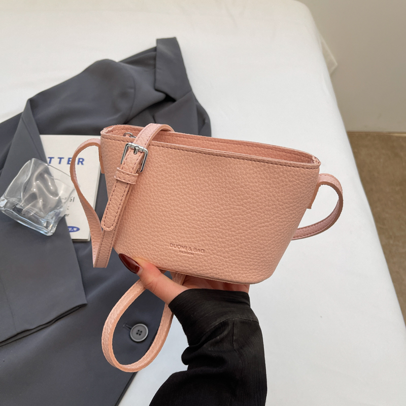 2025 New Minimalist Zipper Bucket Bag for Women - High-End Shoulder Crossbody Phone Bag, Summer Fashion Essential 2025 New Minimalist Zipper Bucket Bag for Women - High-End Shoulder Crossbody Phone Bag, Summer Fashion Essential