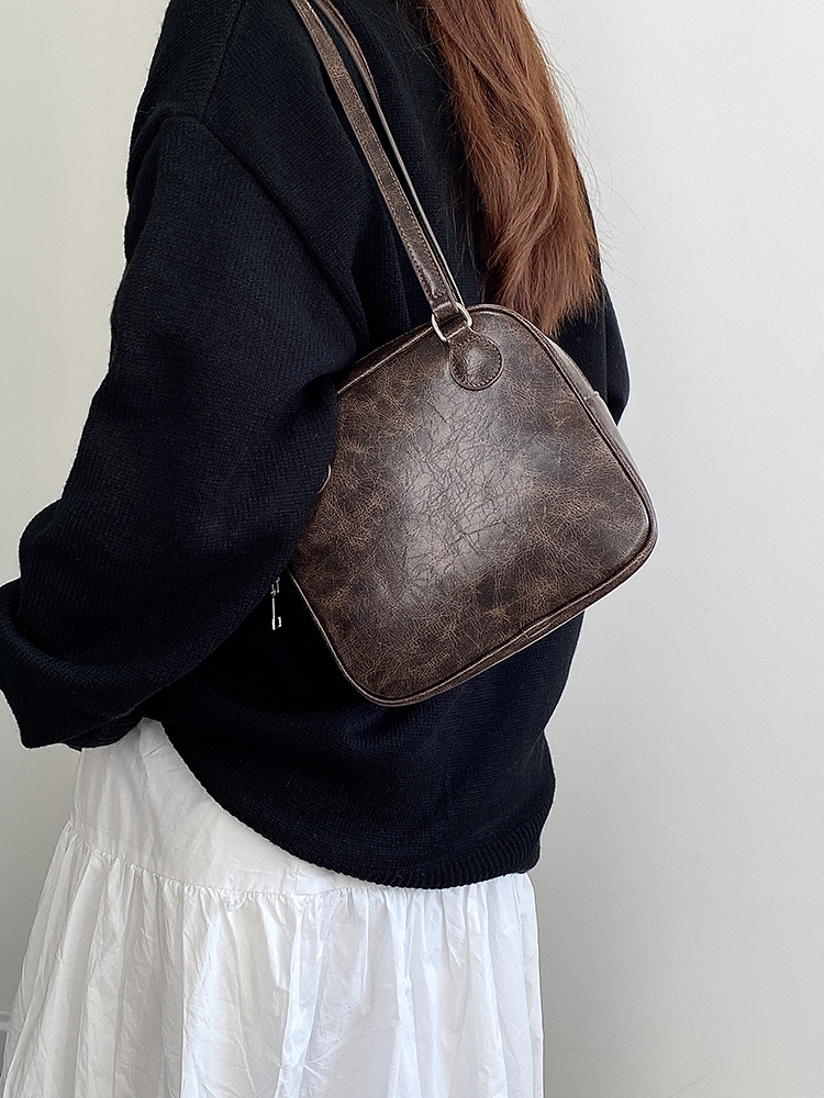 2025 New Women's Korean Retro Lightweight Small Square Bag - High-Quality Handheld Shoulder Bag for Everyday Style 2025 New Women's Korean Retro Lightweight Small Square Bag - High-Quality Handheld Shoulder Bag for Everyday Style
