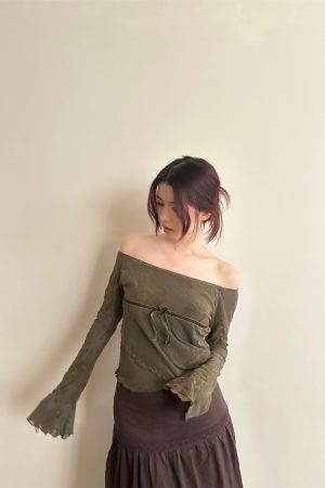 2025 Spring Women's Velvet Asymmetrical Long Sleeve T-Shirt with Dark Pattern - Gentle Temperament Fashion Top