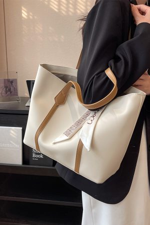 2025 Spring/Summer Women's Minimalist Large Capacity Bucket Bag - Versatile Casual Shoulder Bag for Commuters, Niche Fashion Style