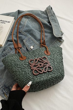 2025 Spring/Summer Women's Minimalist Woven Beach Bag, Casual Shoulder Bag for Vacation, High-End Fashion Style