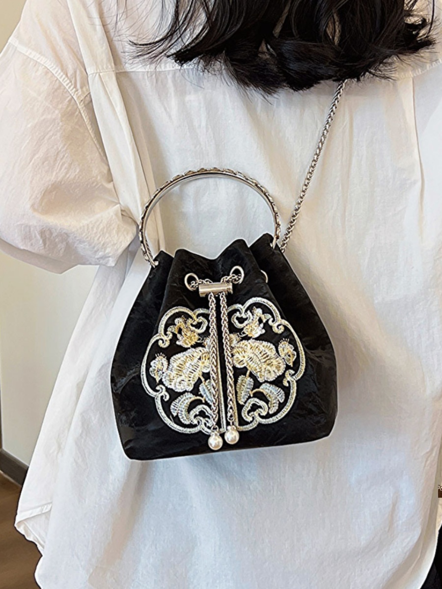 2025 Summer Chinese Style Embroidered Bucket Bag for Women - Versatile Handheld Crossbody Bag in National Fashion 2025 Summer Chinese Style Embroidered Bucket Bag for Women - Versatile Handheld Crossbody Bag in National Fashion