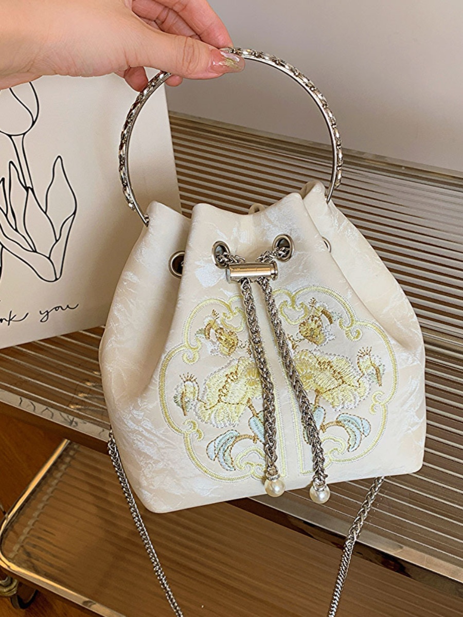 2025 Summer Chinese Style Embroidered Bucket Bag for Women - Versatile Handheld Crossbody Bag in National Fashion 2025 Summer Chinese Style Embroidered Bucket Bag for Women - Versatile Handheld Crossbody Bag in National Fashion