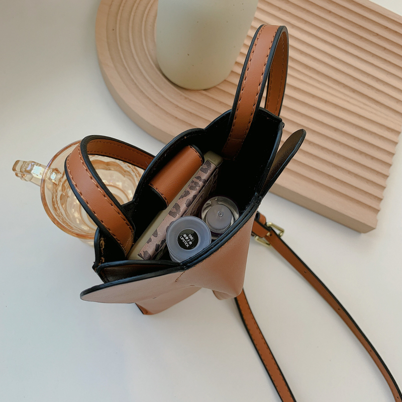 2025 Summer High-End Mini Crossbody Bag for Women - Cute Elephant Design for Coins and Mobile Phone 2025 Summer High-End Mini Crossbody Bag for Women - Cute Elephant Design for Coins and Mobile Phone