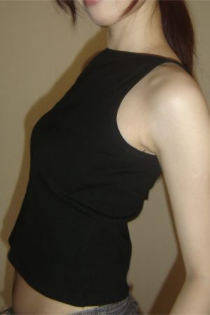 2025 Summer Sexy Vintage American Minimalist Solid Black Sleeveless Tank Top with Thin Straps - Y2K Style