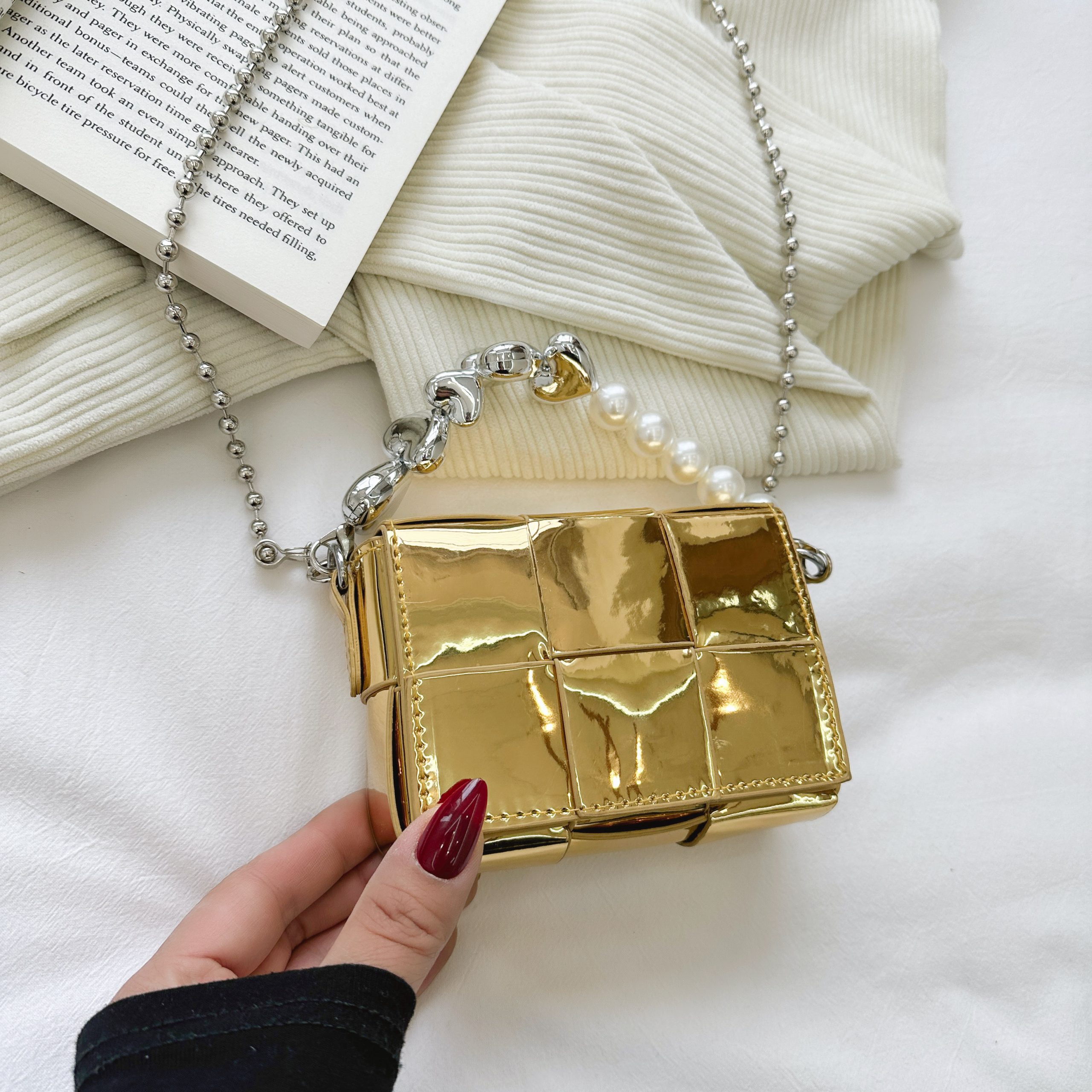 2025 Summer Silver Diagonal Mini Crossbody Bag for Women - Trendy Chain Handbag for Lipstick and Essentials 2025 Summer Silver Diagonal Mini Crossbody Bag for Women - Trendy Chain Handbag for Lipstick and Essentials