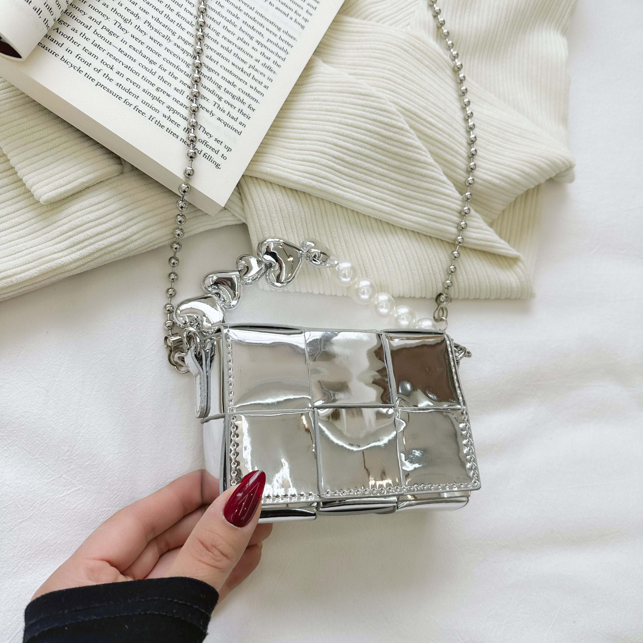 2025 Summer Silver Diagonal Mini Crossbody Bag for Women - Trendy Chain Handbag for Lipstick and Essentials 2025 Summer Silver Diagonal Mini Crossbody Bag for Women - Trendy Chain Handbag for Lipstick and Essentials