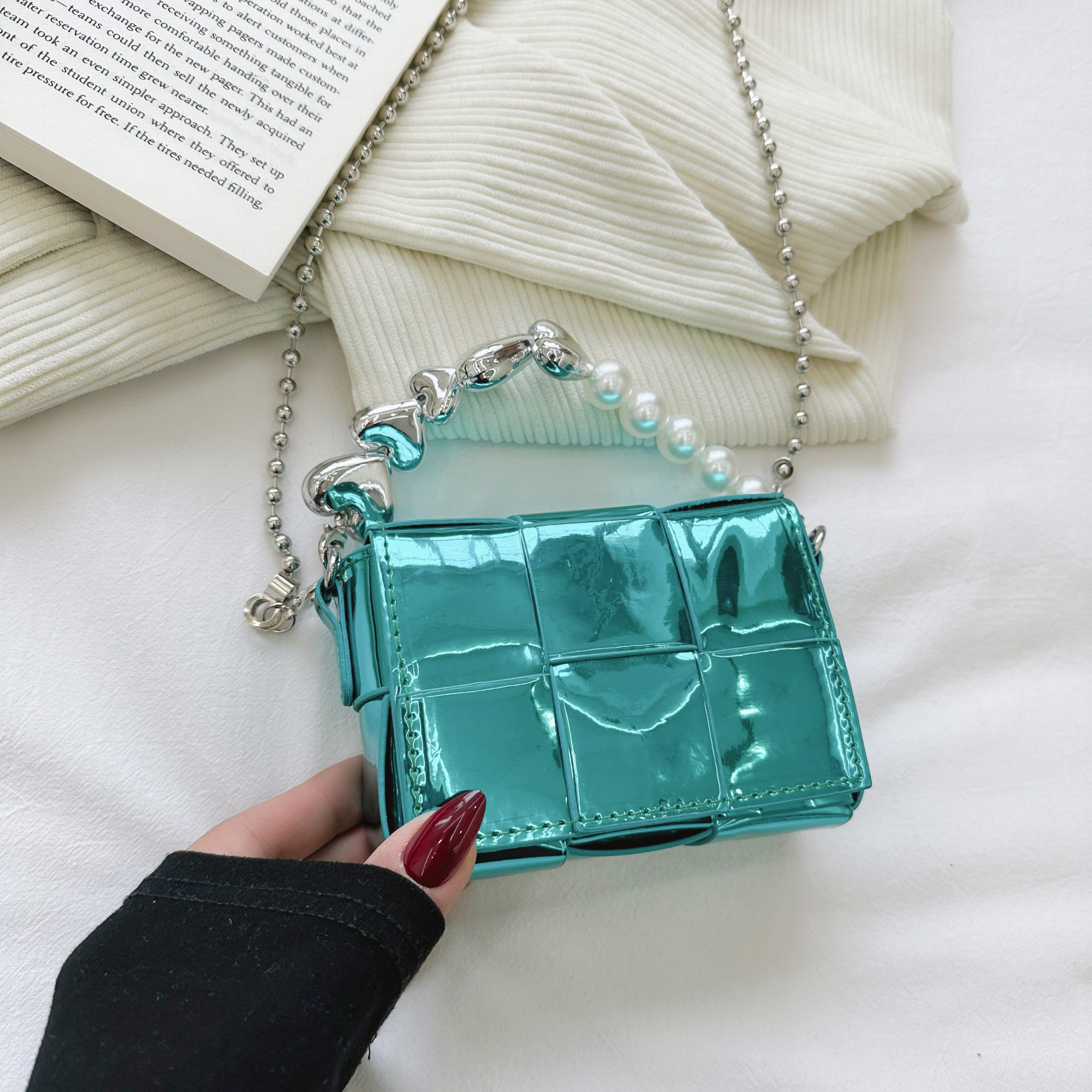 2025 Summer Silver Diagonal Mini Crossbody Bag for Women - Trendy Chain Handbag for Lipstick and Essentials 2025 Summer Silver Diagonal Mini Crossbody Bag for Women - Trendy Chain Handbag for Lipstick and Essentials