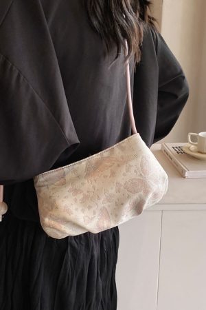 2025 Summer Women's Chinese-Style Embroidered Saddle Bag - Minimalist Casual Versatile Crossbody Bag