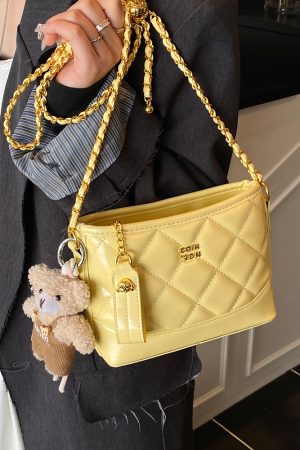 2025 Summer Women's Diamond-Patterned Bucket Bag, Chic Small Chain Crossbody, Fashionable and Versatile Style