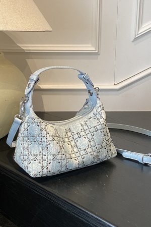 2025 Summer Women's Minimalist Crossbody Dumpling Shoulder Tote Bag - Versatile Fashionable Commuter Style