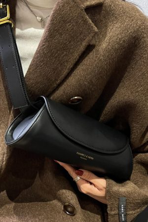 2025 Trendy Retro Crossbody Small Bag - Women's High-End Baguette Underarm Shoulder Bag