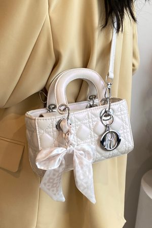 2025 Winter Women's High-End Diamond Quilted Crossbody Handbag, Small Chanel-Style Shoulder Bag, Versatile Fashion Accessory