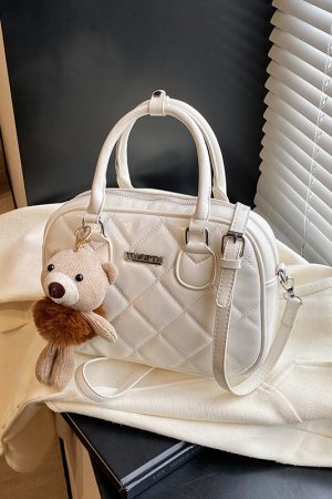 2025 Winter Women's Minimalist Diamond-Patterned Handheld Travel Bag, Chic Shoulder Bag, High-End Underarm Style