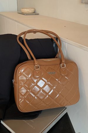 2025 Winter Women's Minimalist Diamond-Patterned Handheld Travel Bag, Chic Shoulder Bag, High-End Underarm Style