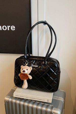 2025 Winter Women's Minimalist Diamond-Patterned Handheld Travel Bag, Chic Shoulder Bag, High-End Underarm Style
