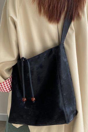 2025 Women's Chinese Style High-End Large Shoulder Crossbody Bag - Versatile Commuting Design for Everyday Use