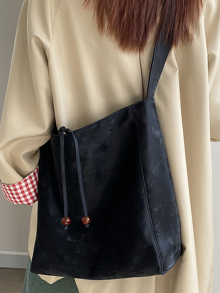 2025 Women's Chinese Style High-End Large Shoulder Crossbody Bag - Versatile Commuting Design for Everyday Use 2025 Women's Chinese Style High-End Large Shoulder Crossbody Bag - Versatile Commuting Design for Everyday Use