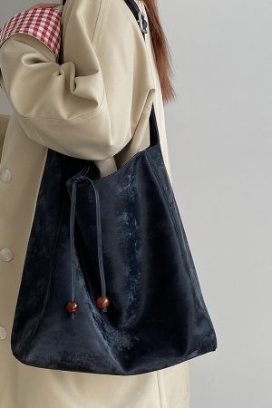 2025 Women's Chinese Style High-End Large Shoulder Crossbody Bag - Versatile Commuting Design for Everyday Use