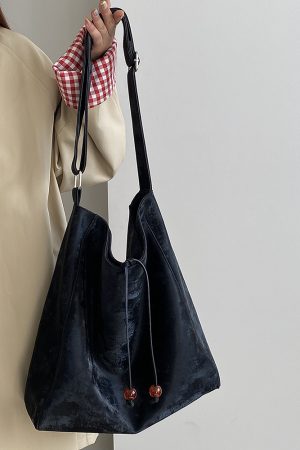 2025 Women's Chinese Style High-End Large Shoulder Crossbody Bag - Versatile Commuting Design for Everyday Use