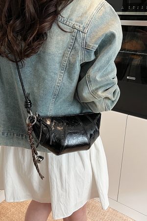 2025 Women's High-End Silver Horn Dumpling Bag - Textured Crossbody Zipper Phone Bag for Summer Fashion