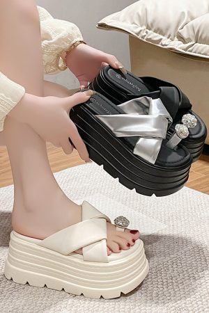 2025 Women's Rhinestone Open-Toe Sandals - 8cm Thick-Soled Platform Slippers for Summer Outdoor Wear, Height-Increasing, Petite Sizes