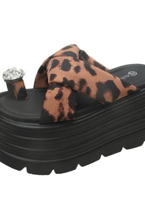 8CM Thick-Soled Leopard Print Rhinestone Open-Toe Sandals for Women - Summer 2025 Height-Increasing Beach Slippers, Perfect with Skirts