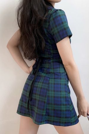 90s Retro College Style Lapel Plaid Slim Fit Short Sleeve A-Line Dress for Women - Vintage-Inspired Casual Shirt Dress