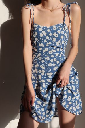 90s Retro Slim Fit Floral Wrap Dress with Waist Tie - Vacation Short Dress for Women