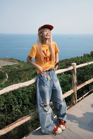 American Heart Letter Print Short Sleeve T-Shirt for Men and Women - Loose Fit Versatile Tee for Spring/Summer 2025