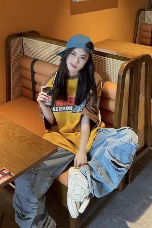 American Retro Distressed Letter Print Spliced Raglan Sleeve T-Shirt for Women - Loose Fit, Summer 2025, Casual Style