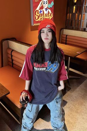 American Retro Distressed Letter Print Spliced Raglan Sleeve T-Shirt for Women - Loose Fit, Summer 2025, Casual Style