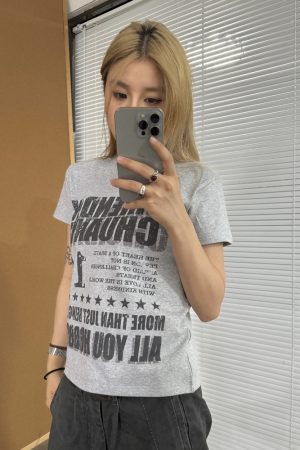 American Retro Distressed Printed Shoulder Short Sleeve Women's T-Shirt - Casual Summer Top, Y2K Style