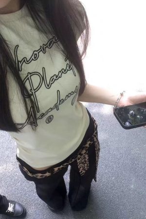 American Retro Dot Letter White Short Sleeve Cropped T-Shirt for Women, Slim Fit Waist-Cinching Summer Top, Flattering Y2K Style