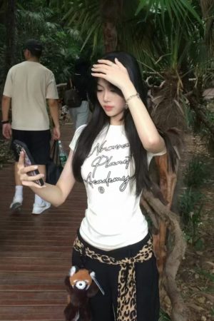 American Retro Dot Letter White Short Sleeve Cropped T-Shirt for Women, Slim Fit Waist-Cinching Summer Top, Flattering Y2K Style