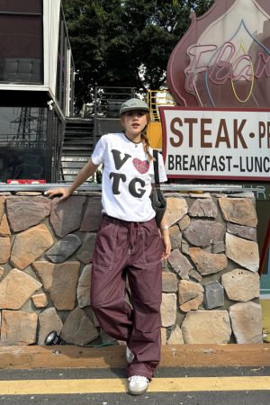 American Retro Fitted Short-Sleeve T-Shirt for Women, Street Style Round Neck, Trendy Summer Top, Vintage 90s Fashion