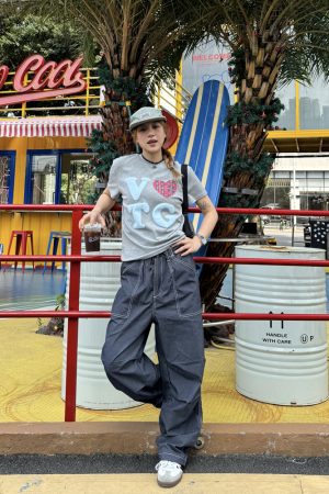 American Retro Fitted Short-Sleeve T-Shirt for Women, Street Style Round Neck, Trendy Summer Top, Vintage 90s Fashion