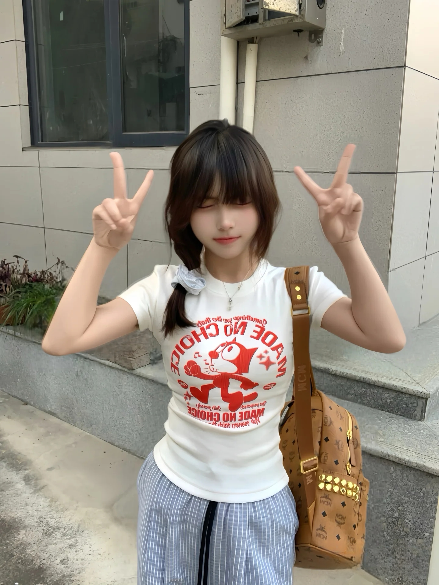 American Retro Slim-Fit Round Neck Cartoon Print T-Shirt for Women - Flattering Short Sleeve Summer 2025 Style American Retro Slim-Fit Round Neck Cartoon Print T-Shirt for Women - Flattering Short Sleeve Summer 2025 Style