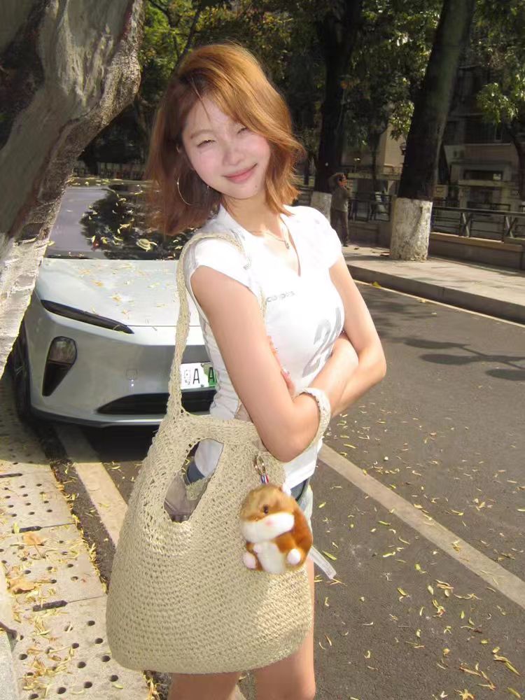 American Retro V-Neck Shoulder T-Shirt for Women, Summer Digital Print, Sporty Short Sleeves, Slim Fit, Trendy Y2K Top American Retro V-Neck Shoulder T-Shirt for Women, Summer Digital Print, Sporty Short Sleeves, Slim Fit, Trendy Y2K Top