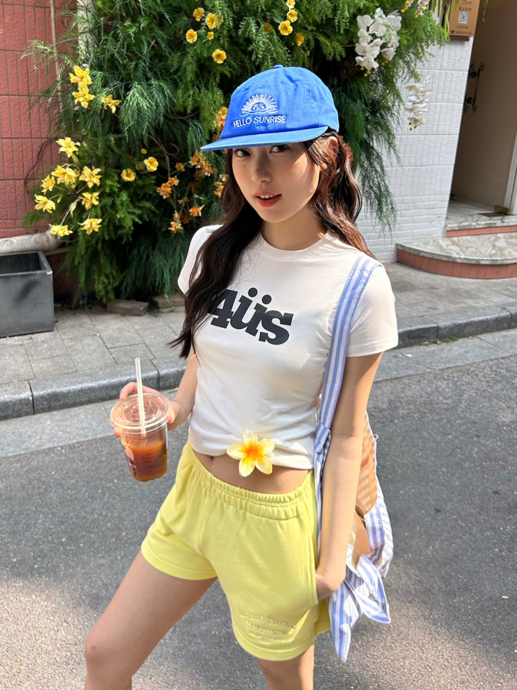 American Vintage Fun Letter Print Slimming Short T-Shirt for Women - Trendy 90s Style Shoulder-Fitting Top American Vintage Fun Letter Print Slimming Short T-Shirt for Women - Trendy 90s Style Shoulder-Fitting Top