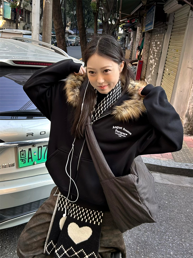 American Vintage Fur Collar Fleece Lined Hooded Sweatshirt for Couples - Retro 90s Style Jacket American Vintage Fur Collar Fleece Lined Hooded Sweatshirt for Couples - Retro 90s Style Jacket