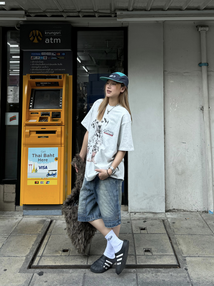 American Vintage Washed Denim Shorts for Men & Women - Retro Straight Cut Loose Five-Point Half Pants American Vintage Washed Denim Shorts for Men & Women - Retro Straight Cut Loose Five-Point Half Pants