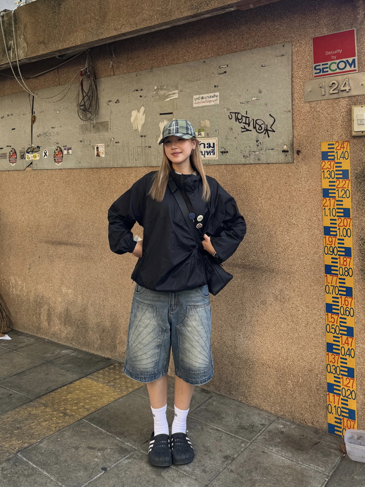 American Vintage Washed Denim Shorts for Men & Women - Retro Straight Cut Loose Five-Point Half Pants American Vintage Washed Denim Shorts for Men & Women - Retro Straight Cut Loose Five-Point Half Pants