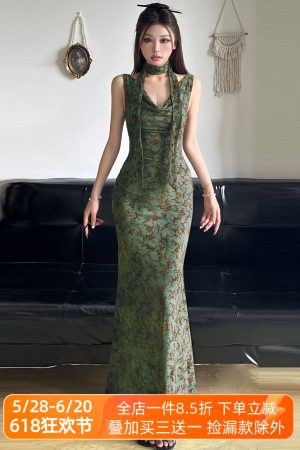 Ancient Charm Green Pine Fish Tail Long Dress for Women - Flowing Collar, Body-Hugging Chinese Style, Elegant Fashion